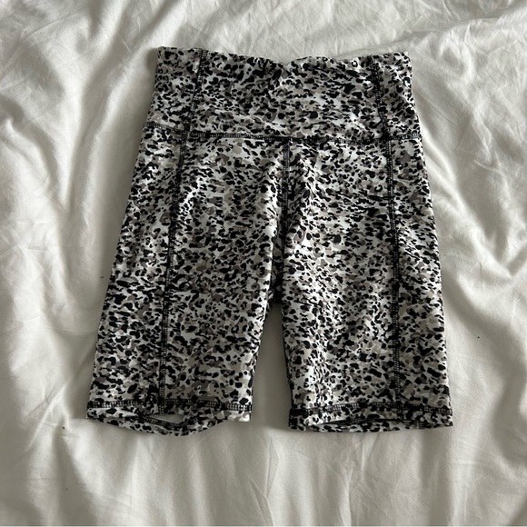 5/$20 Jessica Simpson Sportswear Womens Amber High Rise shorts - Picture 2 of 6